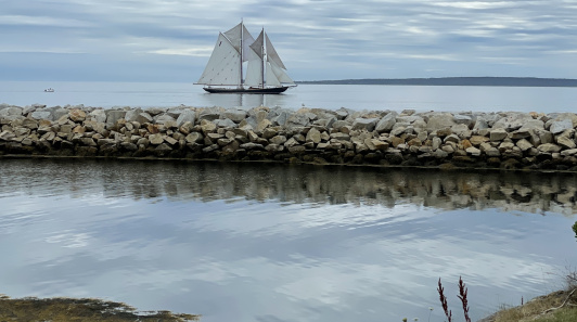 Ship sailing